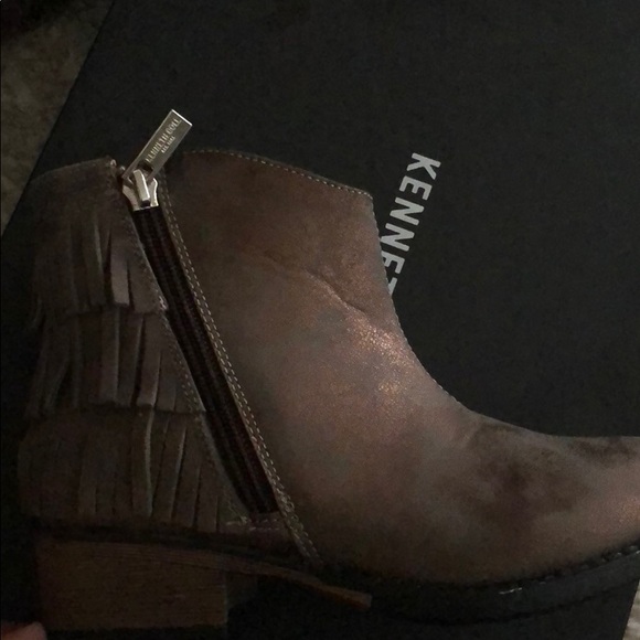 Kenneth Cole Boots - Picture 3 of 3
